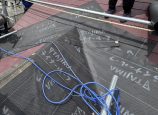 谷板金のルーフィング施工