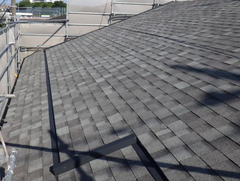 横浜市保土ヶ谷区にて屋根修理〈築20年戸建ての屋根カバー工法〉
