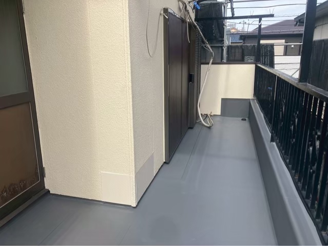 横浜市鶴見区にて雨漏り修理・塩ビシート防水〈ベランダからの雨漏り〉の施工後写真