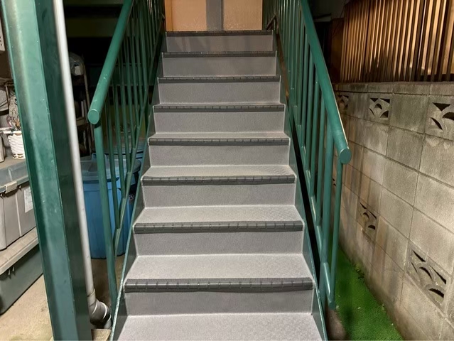 横浜市鶴見区にて雨漏り修理〈外廊下のシート防水工事〉の施工後写真