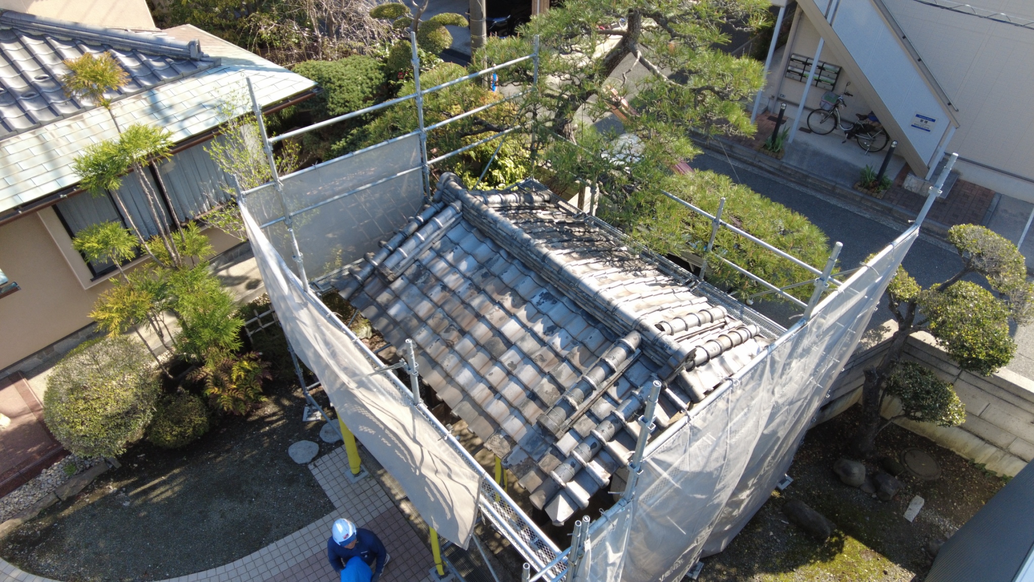 横浜市鶴見区にて屋根修理〈築８０年で瓦屋根の葺き替え〉の施工前写真