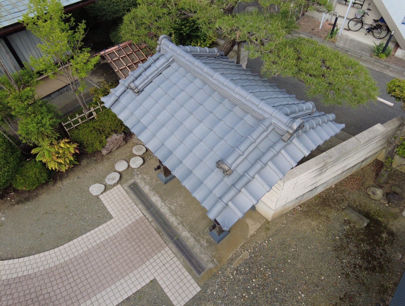 横浜市鶴見区にて屋根修理〈築８０年で瓦屋根の葺き替え〉の施工後写真