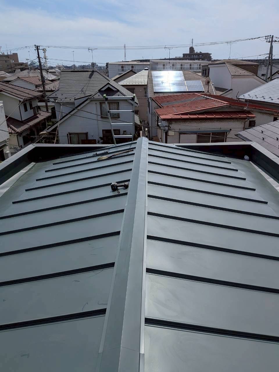 横浜市鶴見区にて雨漏り修理〈天井からの雨漏り・葺き替え工事〉の施工後写真
